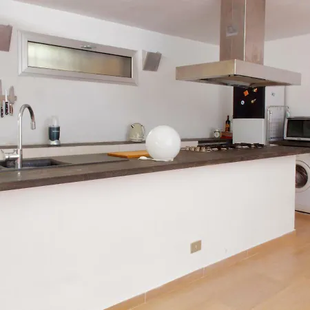 Loft In Authentic Hood *